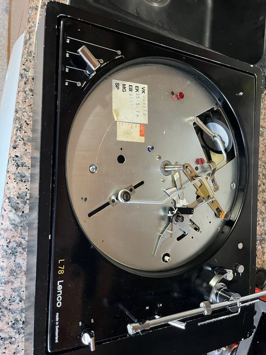 Giradiscos Lenco L 78 usado, celula quase nova, agulha nova zero discos zero discos.