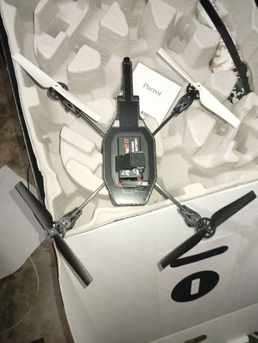 Vendo drone com câmara controlado por telemóvel