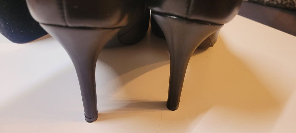 Ryłko klasyczne szpilki rozm.39