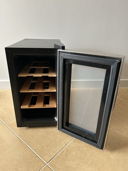 Klarstein lodówka winiarka do win 25L