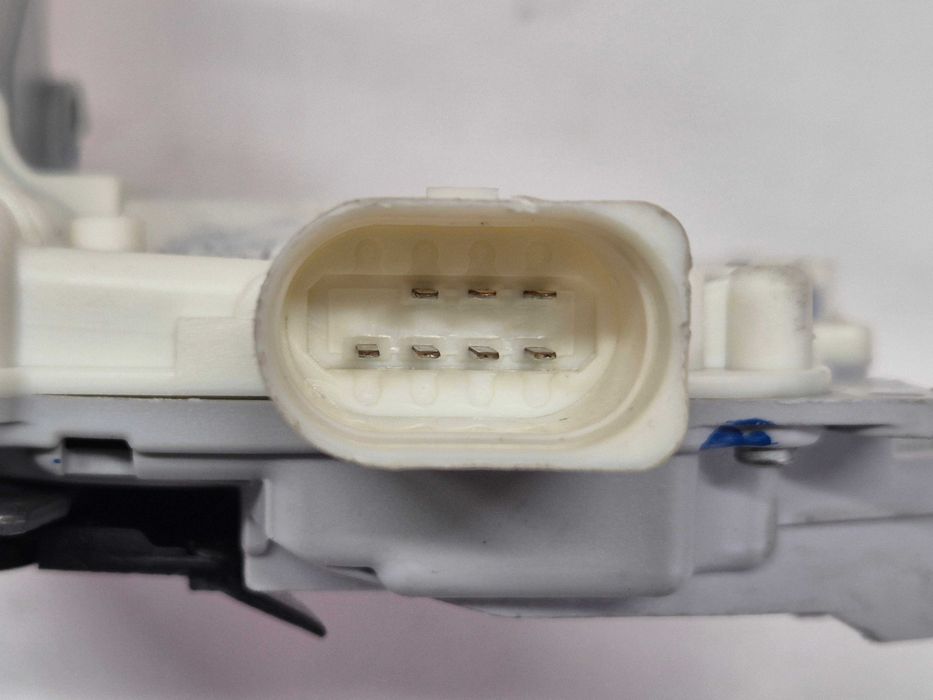 audi a6 c6 a3 sportback 8P a4 b7 zamek prawy tył tylny 7 pin