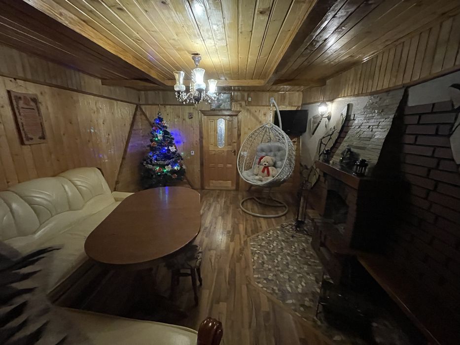 Оренда котеджу  “Carpathian dew” на 8-10 осіб у Карпатах!