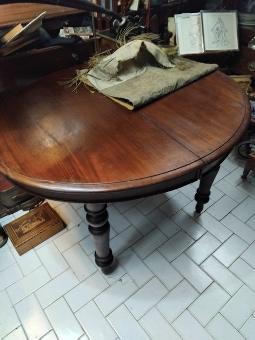 Mesa sala jantar em madeira  de vinhatico