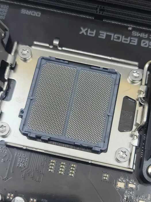 Материнська плата Gigabyte B650 EAGLE AX (sAM5, AMD B650, PCI-Ex16)