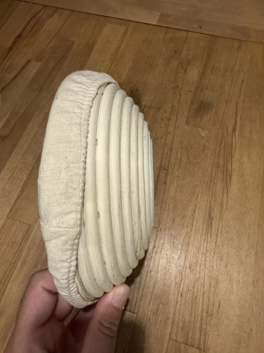 Koszyk do wyrastania chleba okrągły 20 cm + ściereczka