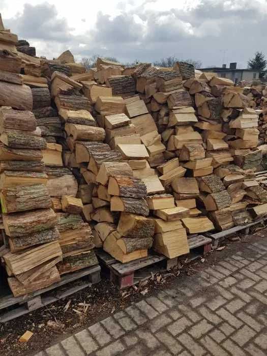 Sezonowane drewno do kominka oraz pieca - kominkowe