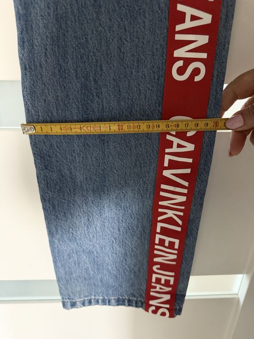Świetne spodnie Calvin Klein prosta nogawka roz W25xL32