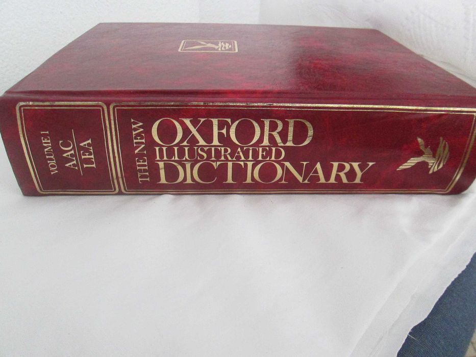 The New Oxford Ilustrated Dictionary volumes 1 e 2