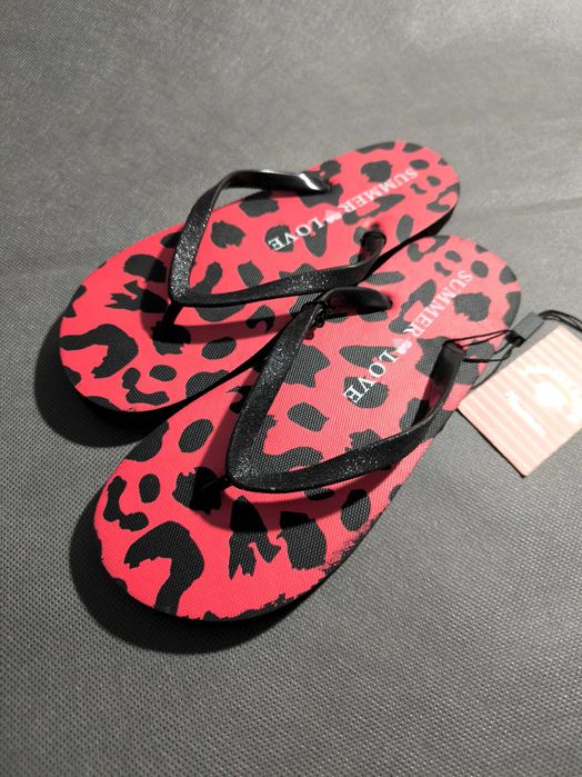 Czerwone japonki damskie klapki basenowe w panterkę 36