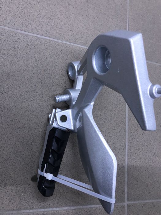 Loncin cr4 лівий кронштейн