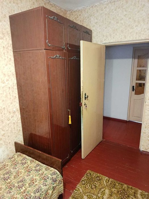 Оренда кімнати для дівчат без господаря р-н Смолянки 2000 грн.