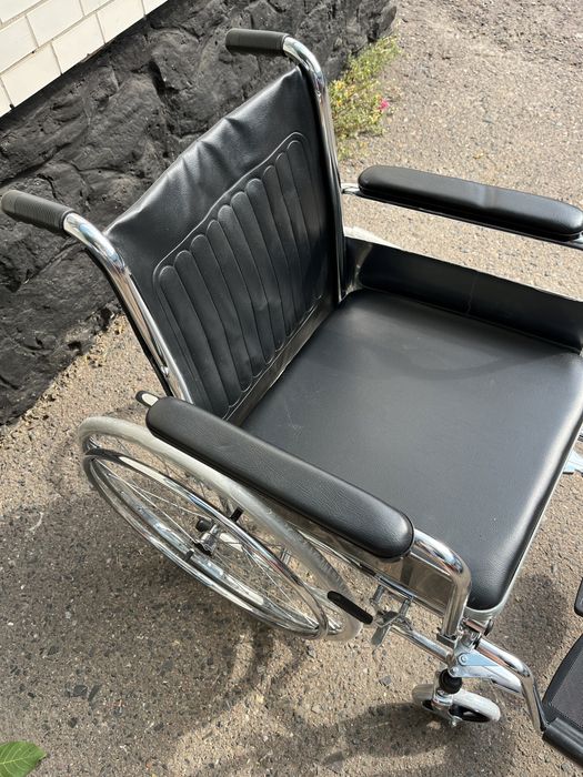 КтД-26-01 Інвалідне крісло з гігієнічним оснащенням