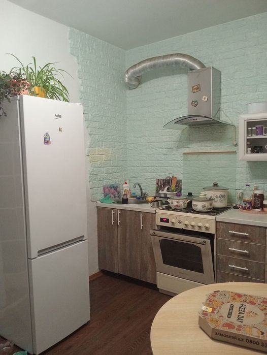 Продається 2-х, кімнатна квартира, вул. Грушевського 17в