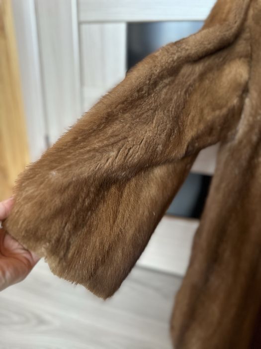 Продаю норкову шубку