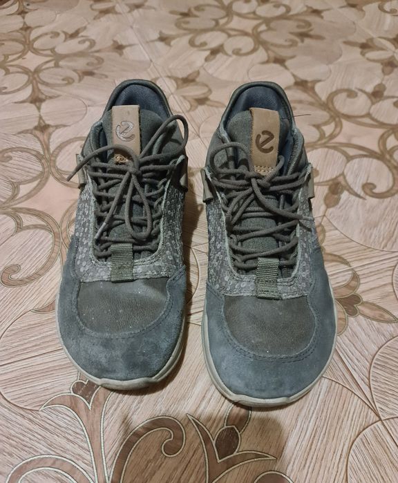 Женские кроссовки Ессо gore tex