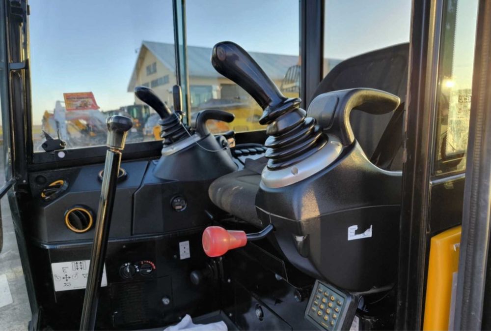 Wynajem minikoparki JCB 1,6t – do ogrodu, wykopów, Wyburzeń