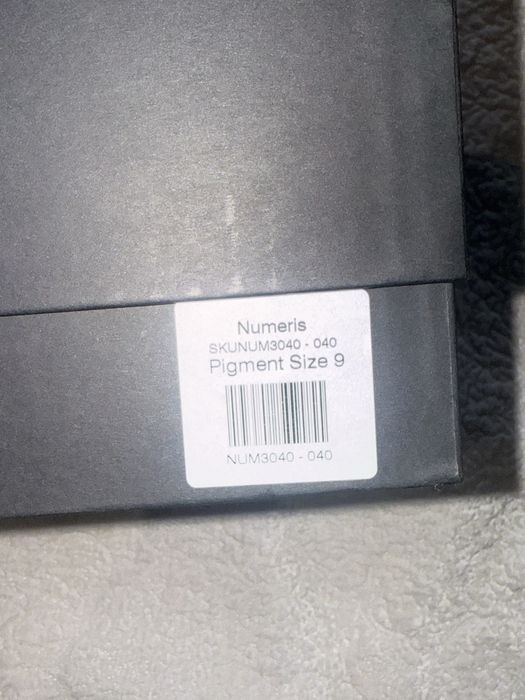 Numeris Pigment Black and White