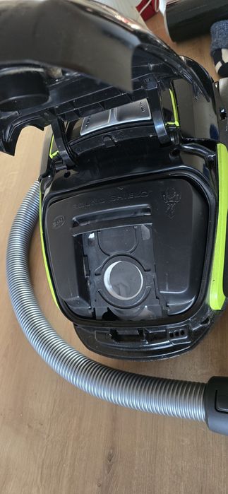 Mega cichy i mocny odkurzacz AEG VX8 X-SILENCE o mocy 1800W.