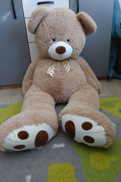 Wielki pluszowy miś z kokardą - 130 cm
