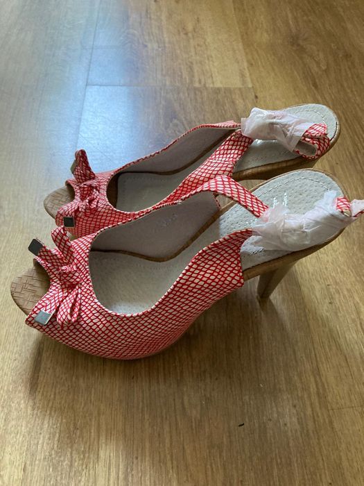 Buty na obcasie r37 nowe