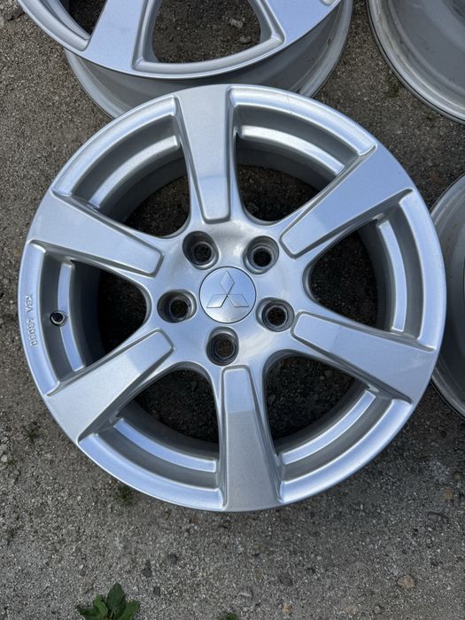 Felgi aluminiowe mitsubishy 6,5x16 et46 5x114,3