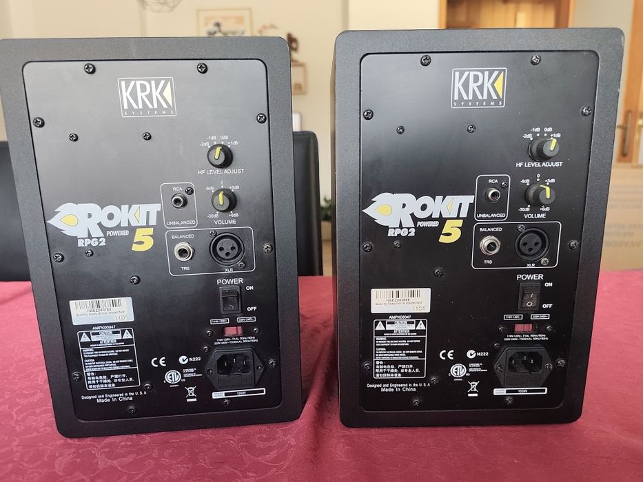 Par de Monitores KRK Rockit 5 (RPG2)