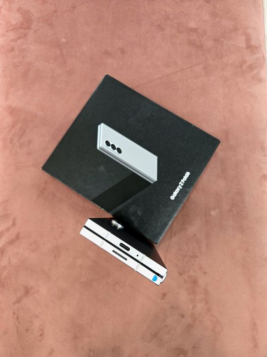 Samsung z fold 6 Silver Shadow  256GB  [Usado]