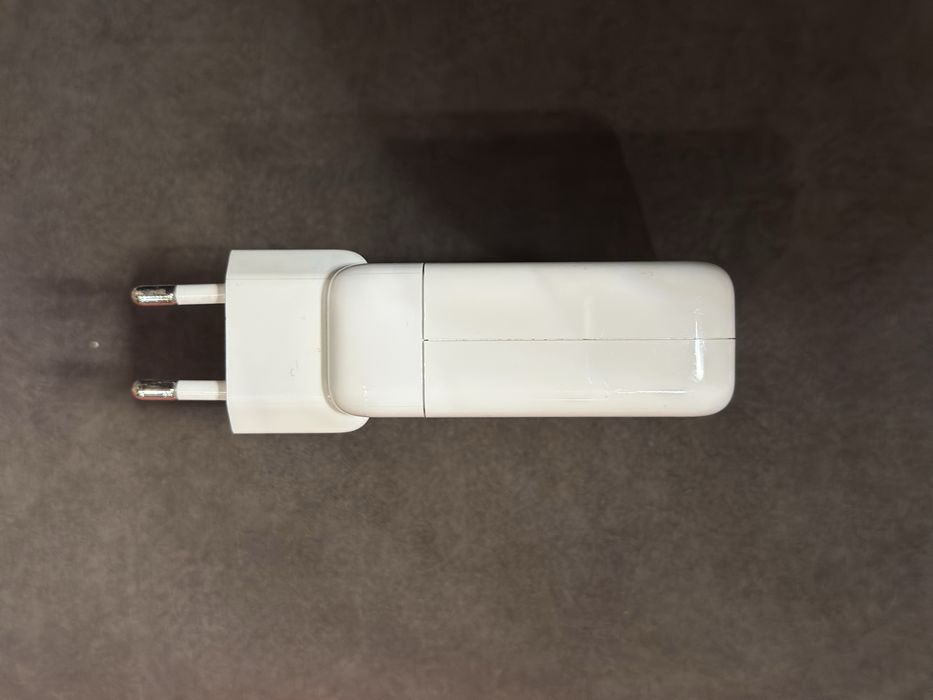 Блок живлення Apple 140W (USB-C) — на запчастини / під ремонт