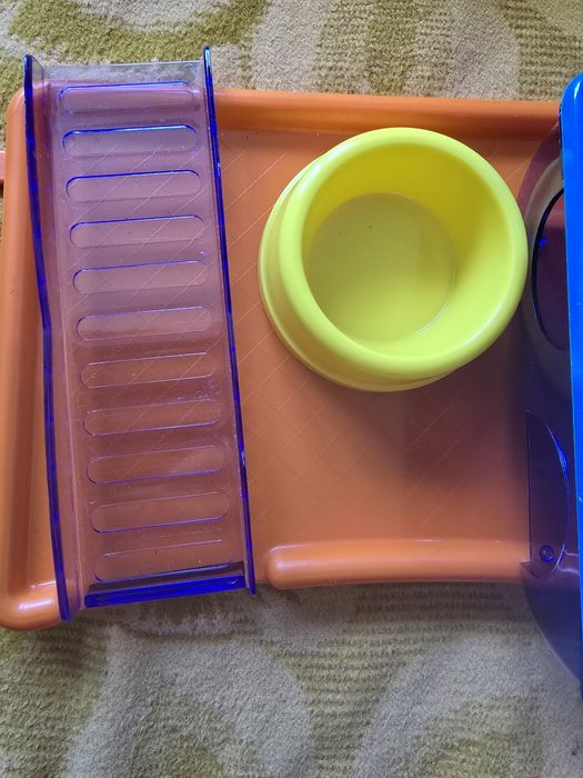 Domek dla myszki lub chomika nowy z drobnymi uszkodzeniami