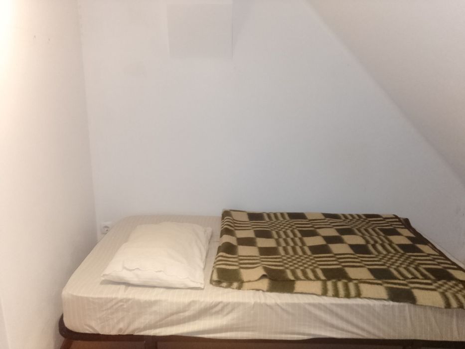 Quarto disponível para arrendamento