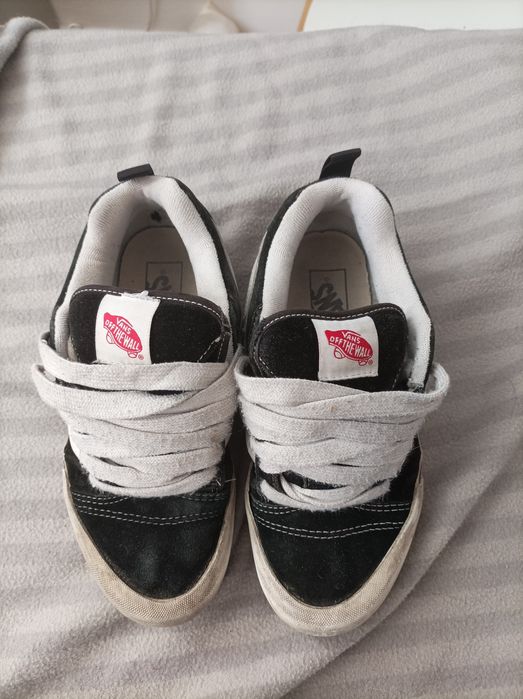 Vans Knu Skool em preto e branco / tamanho 38,5