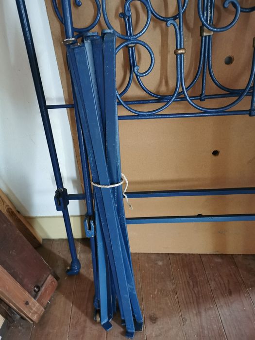 Cama ferro forjado muito antiga solteiro