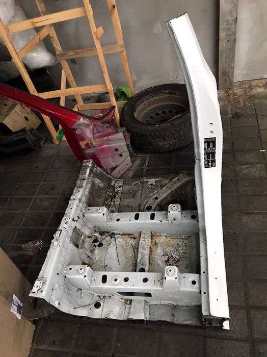 БМВ Х3 поріг стійка центральна ліва X3 G01 разборка BMW шрот запчасти