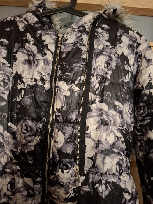 Kurtka w kwiaty firmy Wójcik