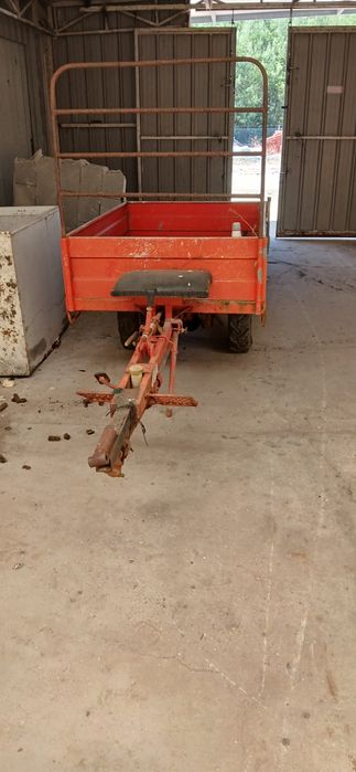 Atrelado com traçao