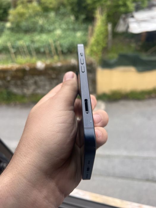 Iphone 13 midnight blue