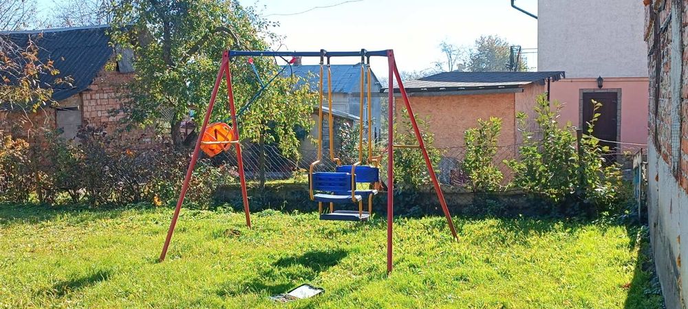 Дитяча гойдалка для вулиці