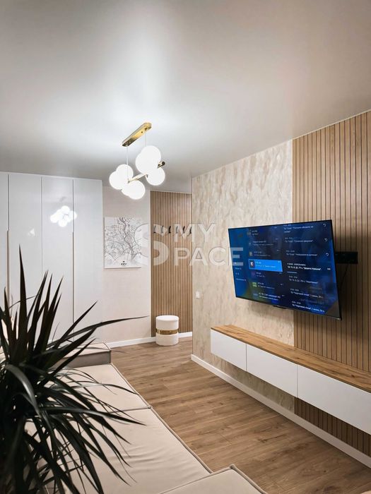 Затишна Євро3кКв Голосіївський ВДНХ Виставковий Метрополіс Нова Англія