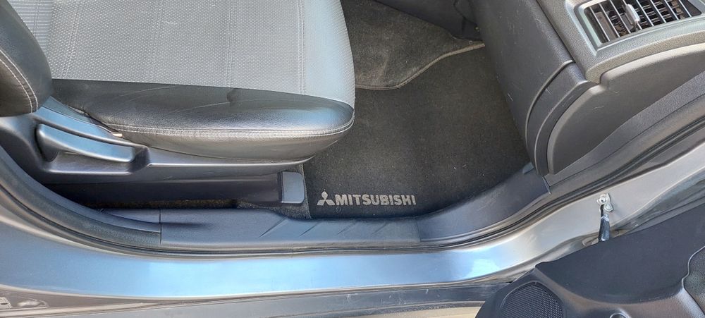 Mitsubishi. ASX .