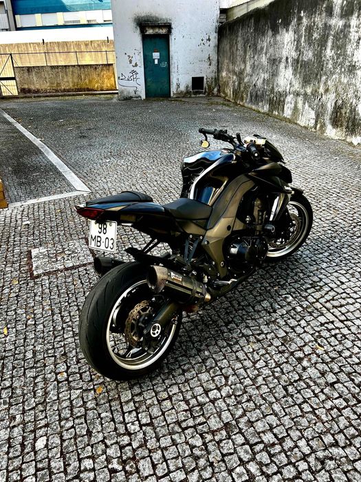 Kawasaki Z1000 cilindrada