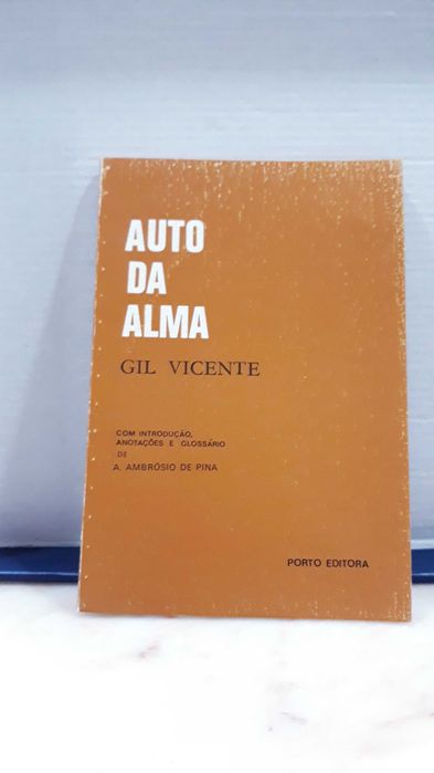 Livro Farsa de Inês  Pereira e outros.