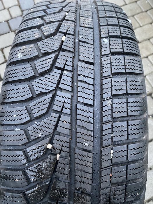Opony zimowe 225/60/18 Hankook Winter I'cept evo Suv z 2020 roku