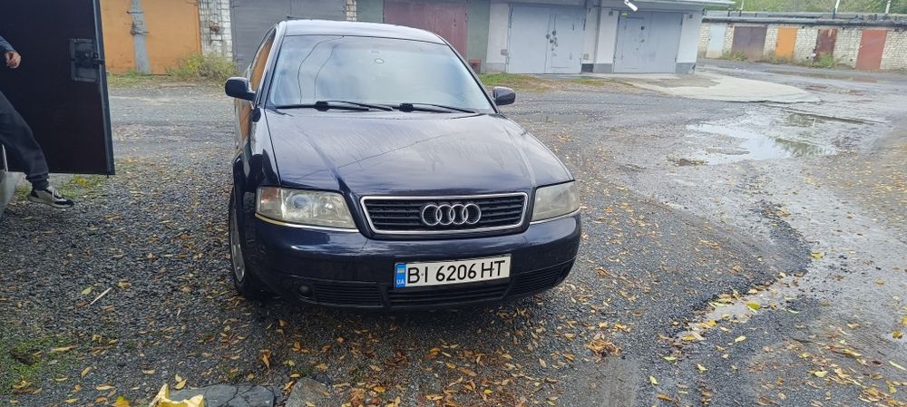 На авто є вмятина крило, двері - на фото видно продаж ауді А 6 С5 1998 року 1.8т, нова зимова гума. Газ вписаний не працює, авто кожного дня на ходу