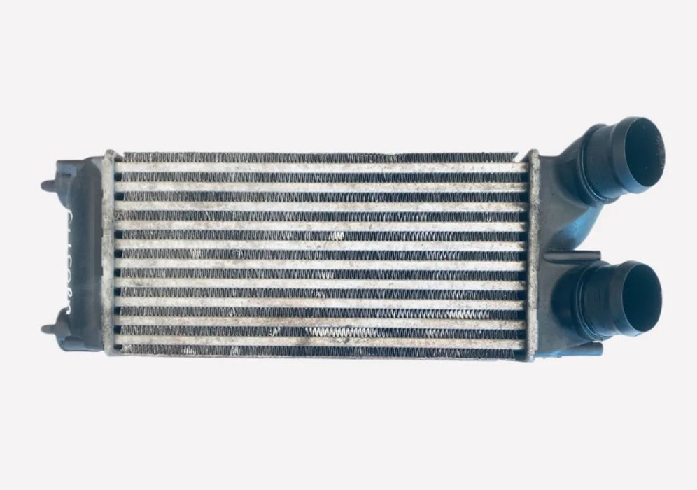 Радіатор інтеркулера Citroen C4 Picasso Peugeot 308 5008 1.6 HDI