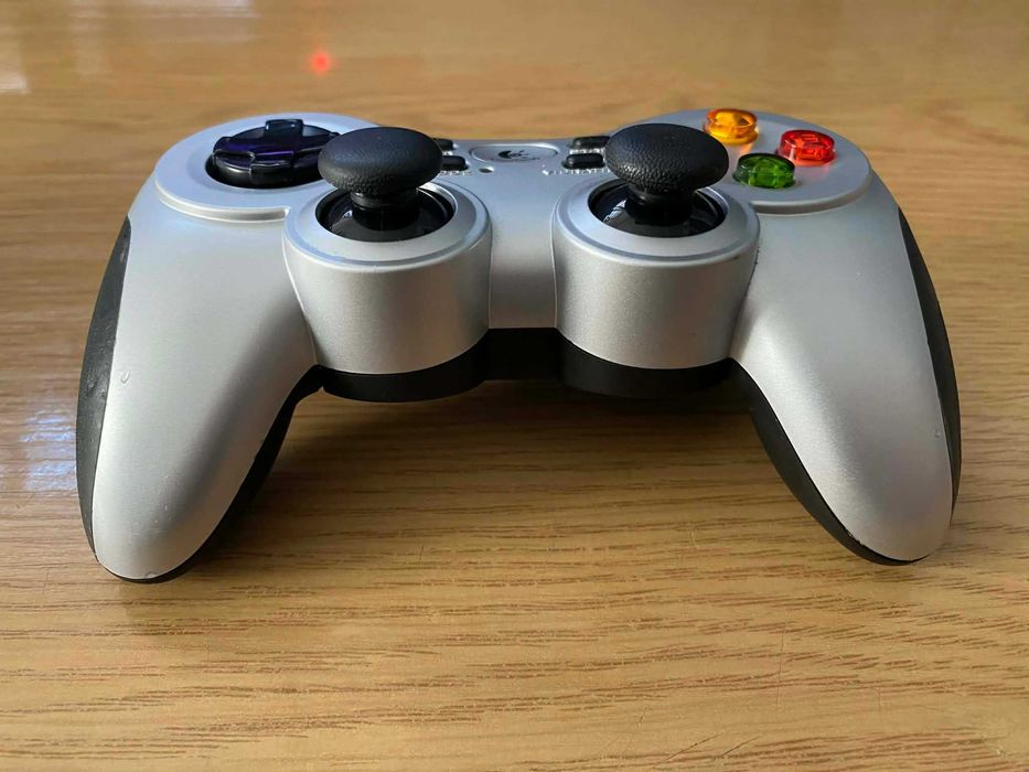 [USZKODZONY] Pad Logitech F710