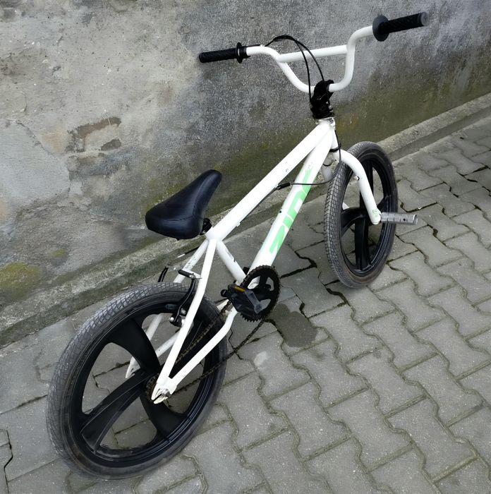 Rower BMX do naprawy