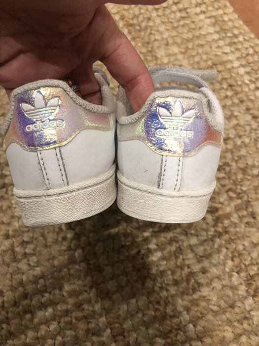 Tenis Adidas de menina brancos