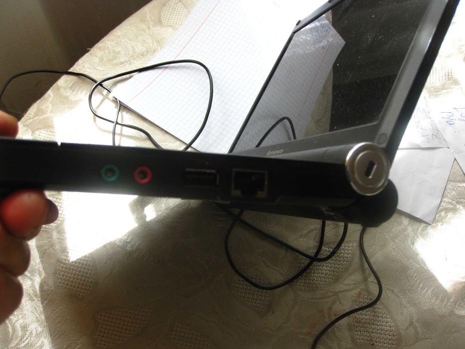 Повністю функційний  нeтбук Lenovo