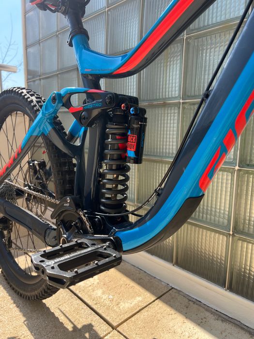 Giant Glory 27.5 Downhill