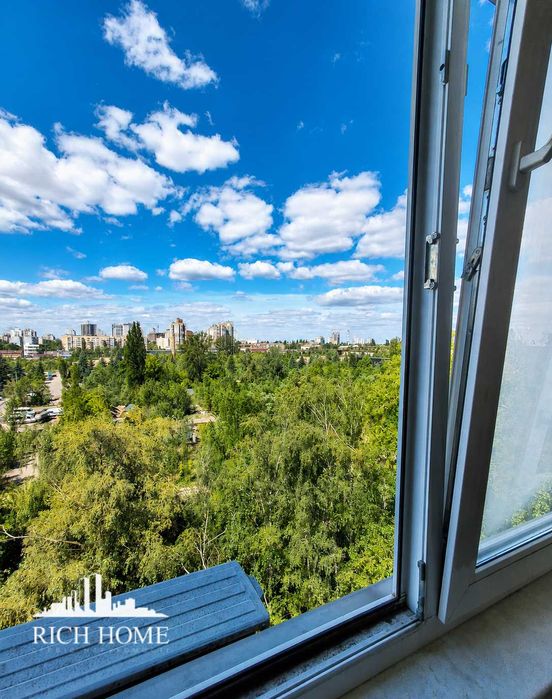 вул. Чистякіська. Продаж 2к квартири біля метро під ваше дизайнерське рішення.